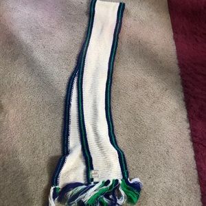 Super long knit hollister scarf